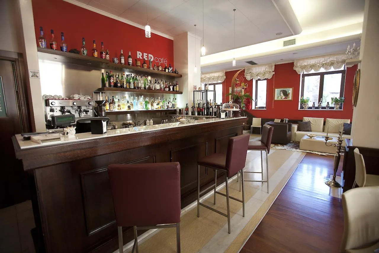 La Chicca Palace Hotel ميلاتسو 4*,
